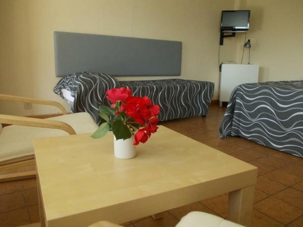 Residence La Carruba Diano Marina Bagian luar foto